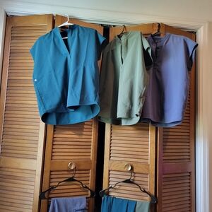 THREE PAIRS/SIX PIECES Figs scrubs for women, small/extra small, blue, green